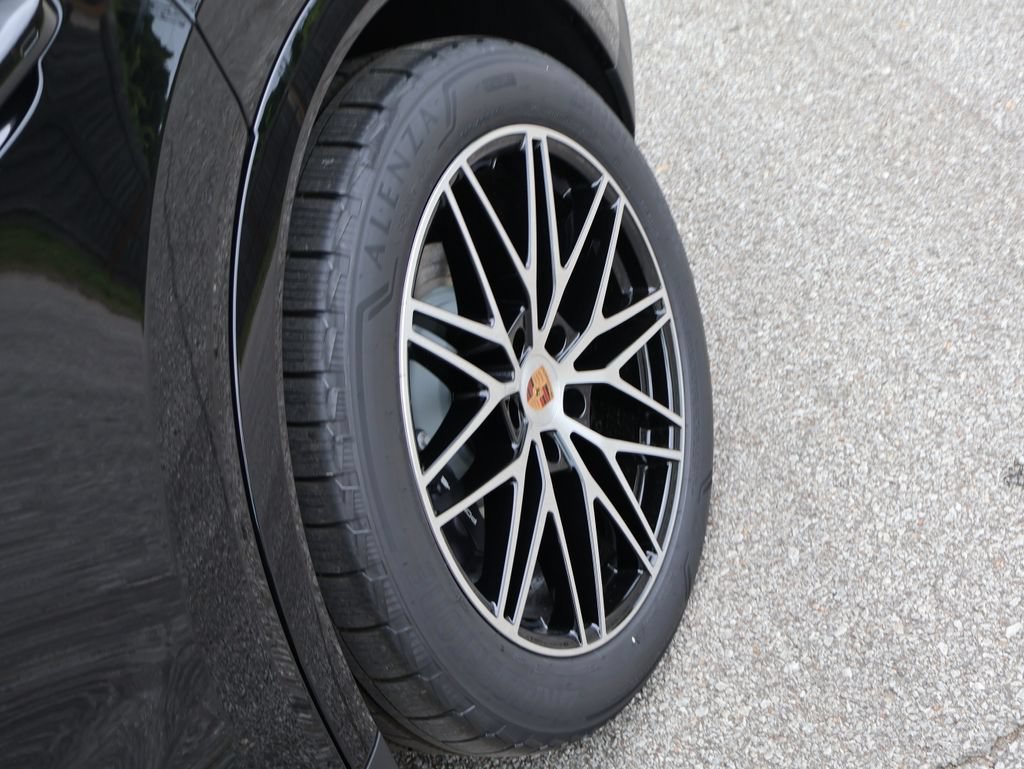 New 2026 Porsche Cayenne AWD/4WD image 38