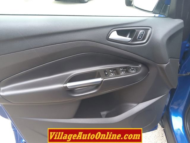 Used 2017 Ford Escape SE w/ Equipment Group 201A image 22