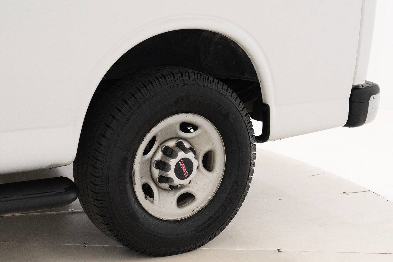 Used 2017 GMC Savana 2500 image 22