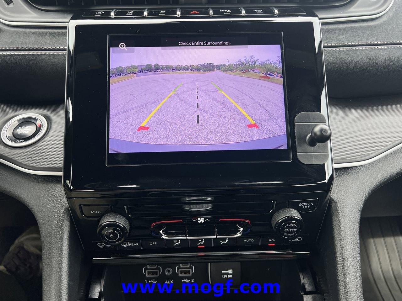Used 2024 Jeep Grand Cherokee L Laredo AWD/4WD image 8