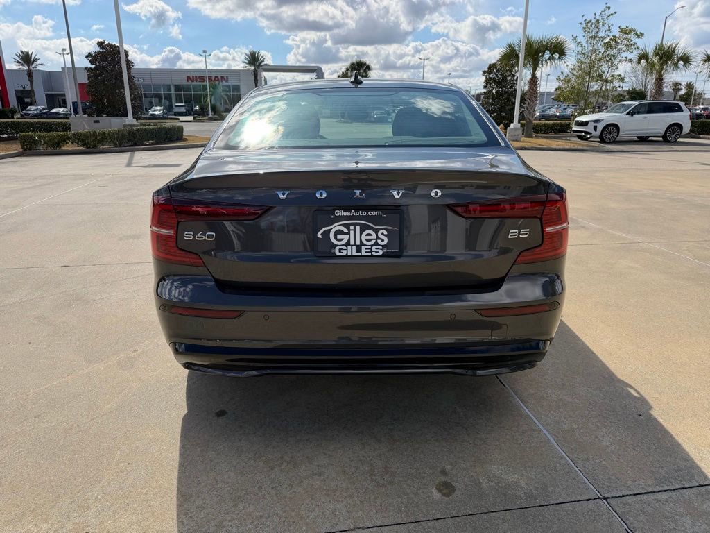 Used 2023 Volvo S60 B5 Core image 4