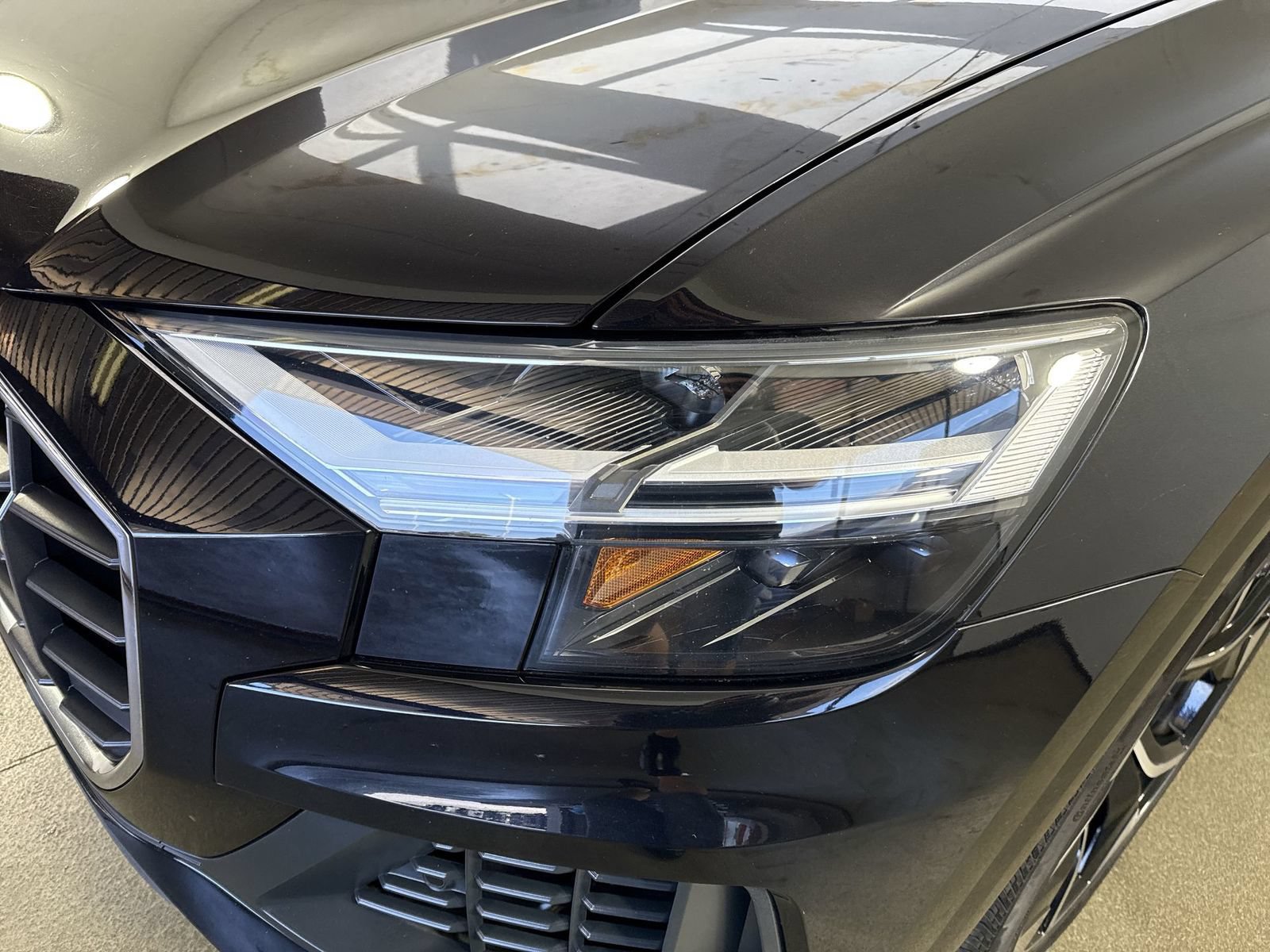 Used 2019 Audi Q8 Premium w/ Convenience Package AWD/4WD image 28