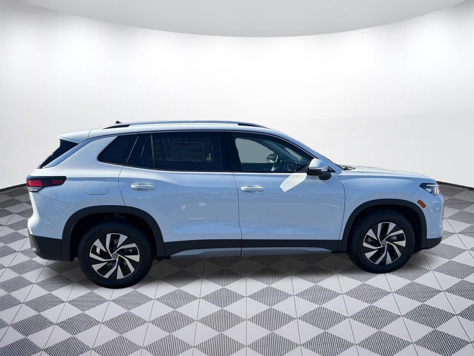 Certified 2026 Volkswagen Tiguan S FWD image 8