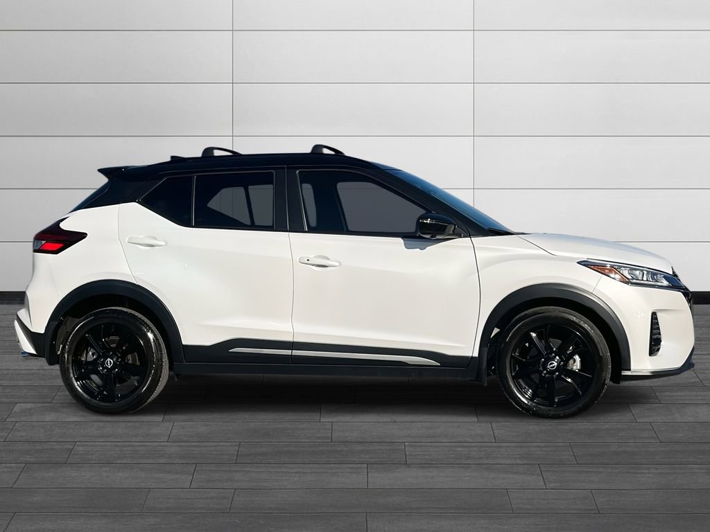 Used 2024 Nissan Kicks SR w/ SR Premium Package image 2