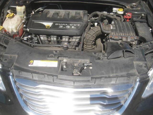 Used 2012 Chrysler 200 Touring FWD image 34