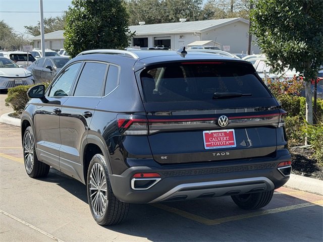 Used 2025 Volkswagen Taos SE image 5