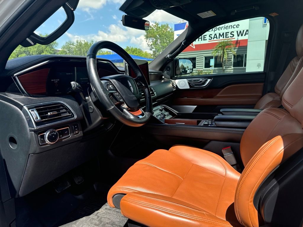 Used 2021 Lincoln Navigator Reserve w/ Luxury Package AWD/4WD image 10