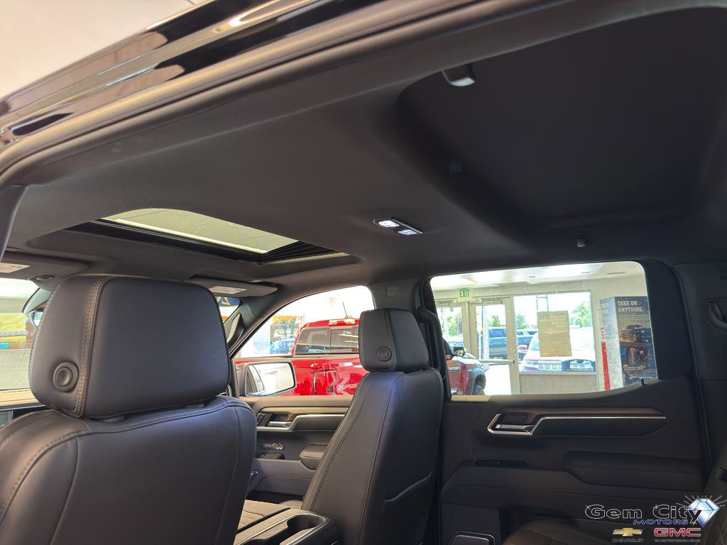 New 2025 Chevrolet Silverado 1500 High Country w/ Midnight Edition image 12