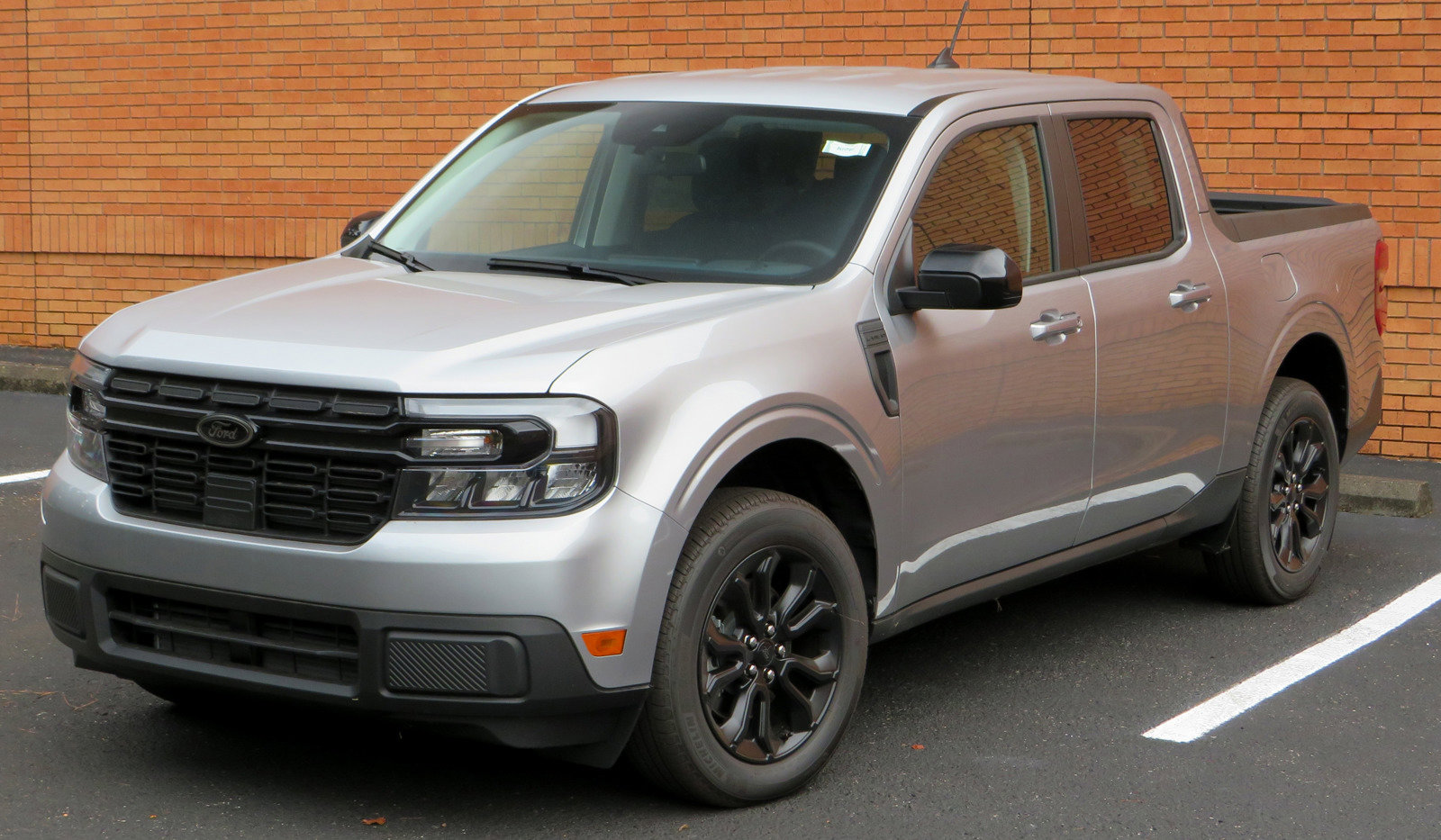 New 2024 Ford Maverick Lariat w/ Black Appearance Package image 3