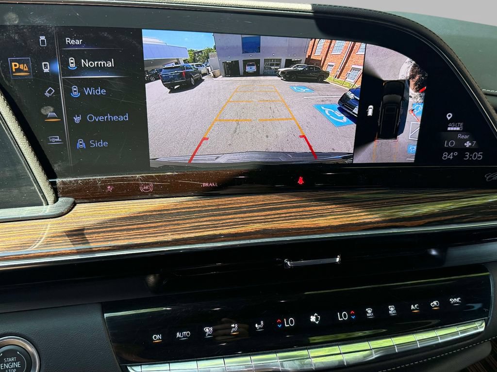 Used 2024 Cadillac Escalade Luxury AWD/4WD image 7