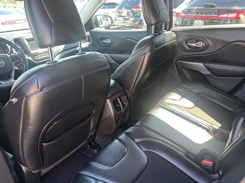 Used 2019 Jeep Cherokee Latitude Plus FWD image 14