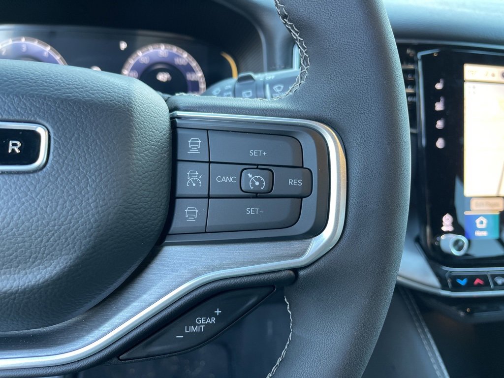 New 2025 Jeep Wagoneer L 4WD w/ Convenience Group I image 14