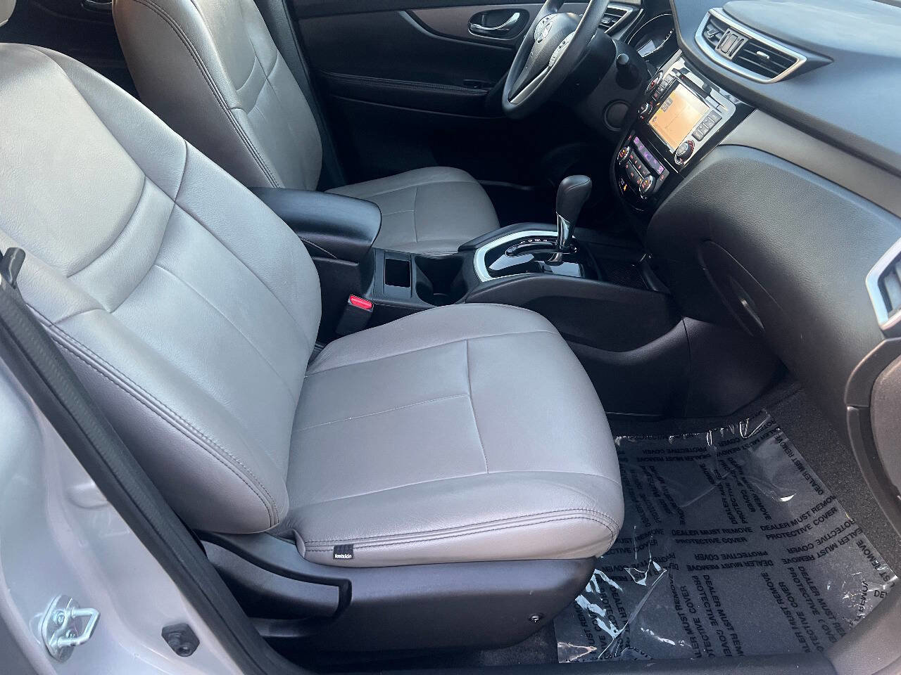 Used 2014 Nissan Rogue SV w/ SV Premium Package image 24