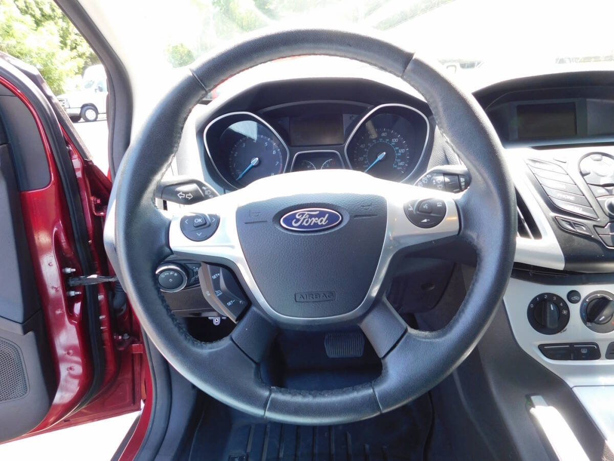 Used 2014 Ford Focus SE w/ Equipment Group 201A FWD image 8