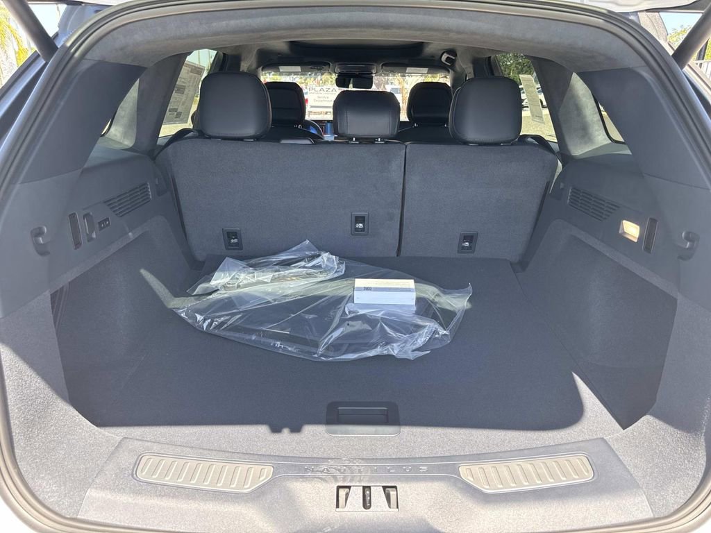 New 2026 Lincoln Nautilus Black Label AWD/4WD image 13