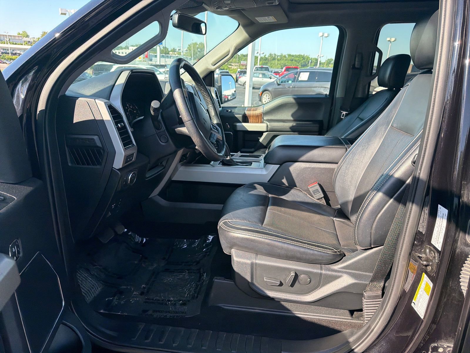 Used 2019 Ford F150 Lariat w/ Equipment Group 502A Luxury AWD/4WD image 12