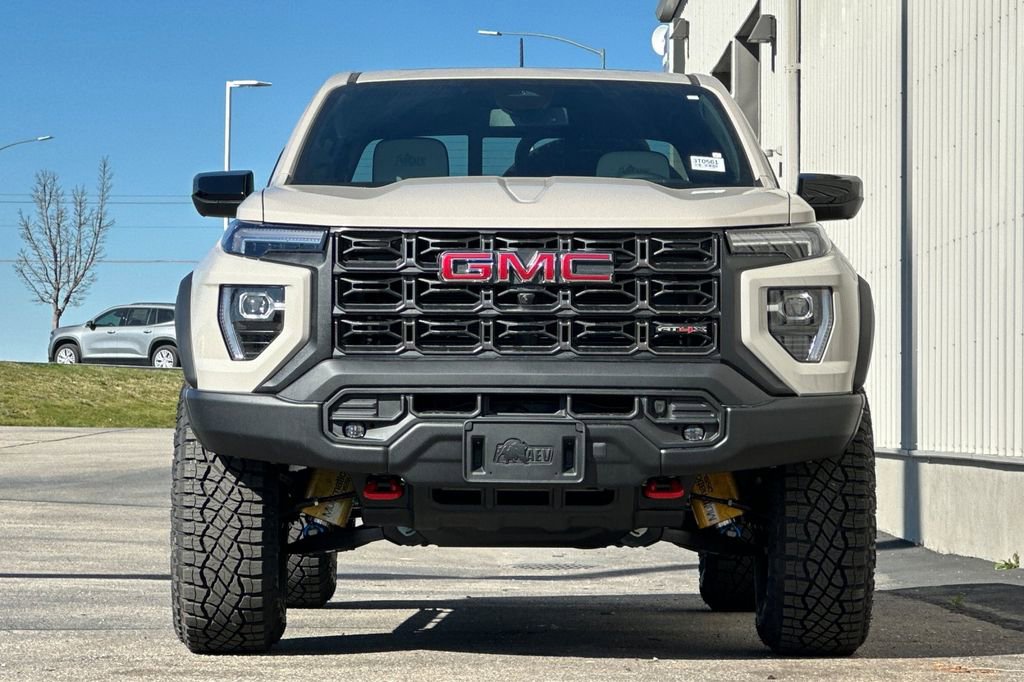 New 2026 GMC Canyon AT4X w/ AT4X AEV Edition AWD/4WD image 3