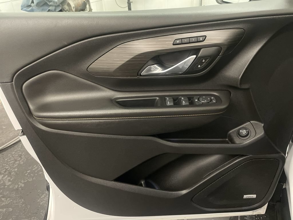 Used 2019 GMC Terrain SLT w/ Preferred Package AWD/4WD image 17