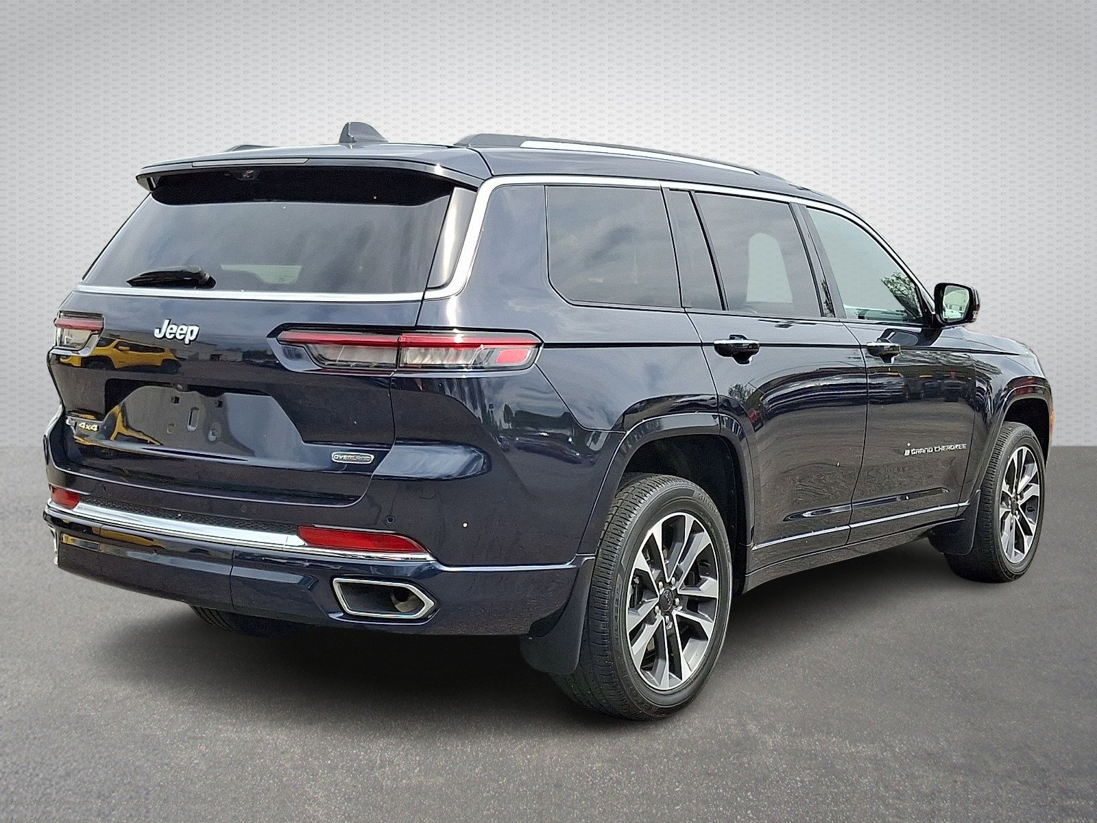 Certified 2023 Jeep Grand Cherokee L Overland w/ Advanced Protech Group III AWD/4WD image 6