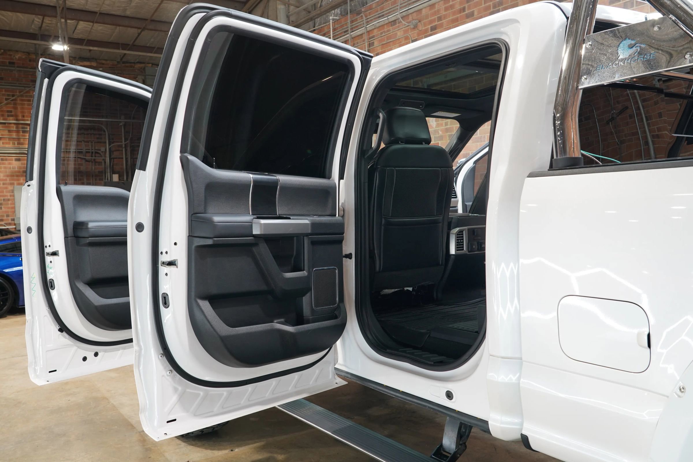 Used 2019 Ford F350 Platinum w/ Platinum Ultimate Package image 36