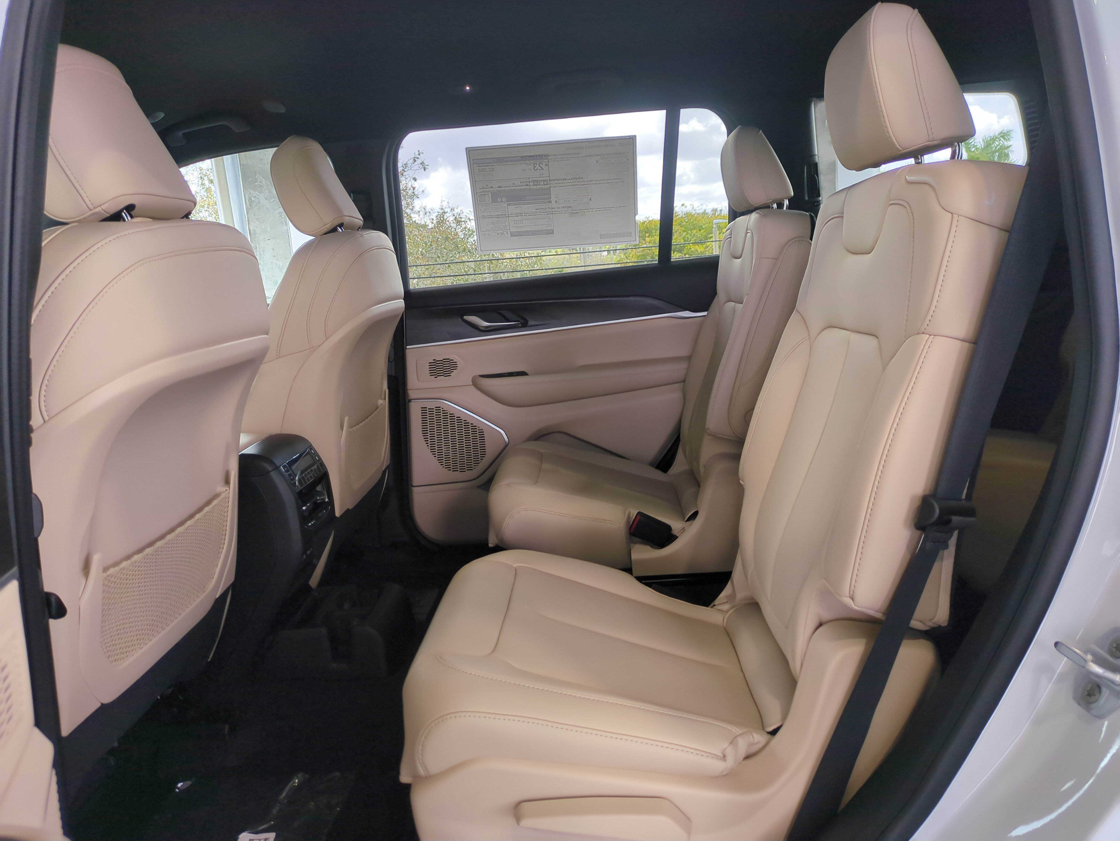 New 2026 Jeep Grand Cherokee L Limited RWD image 15