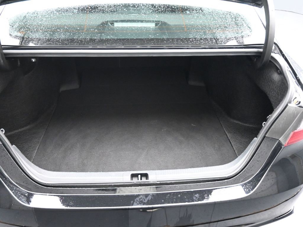 Used 2023 Toyota Camry XSE image 11