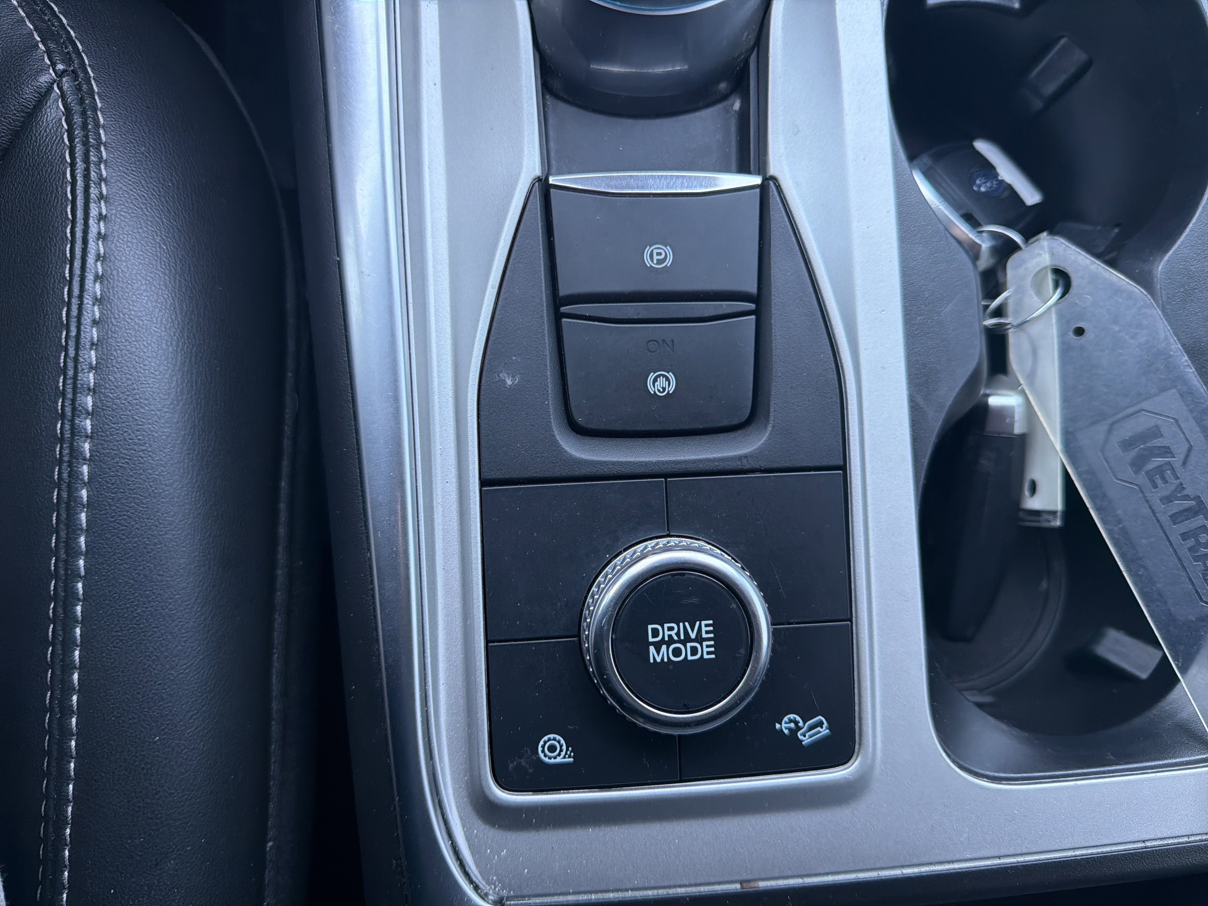 Used 2023 Ford Explorer XLT w/ Equipment Group 202A image 28