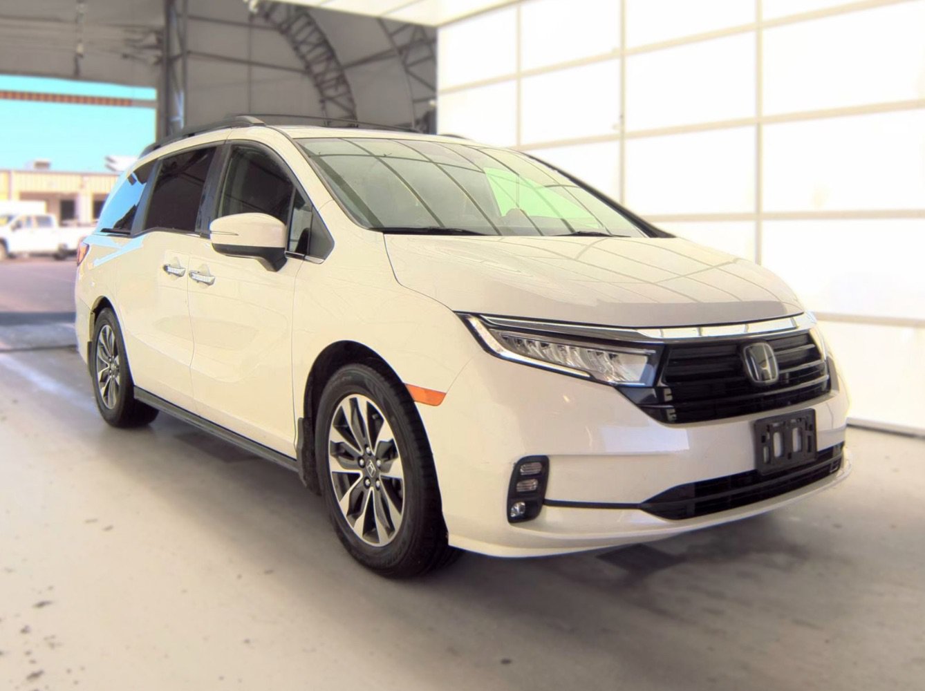 Used 2021 Honda Odyssey EX-L image 3