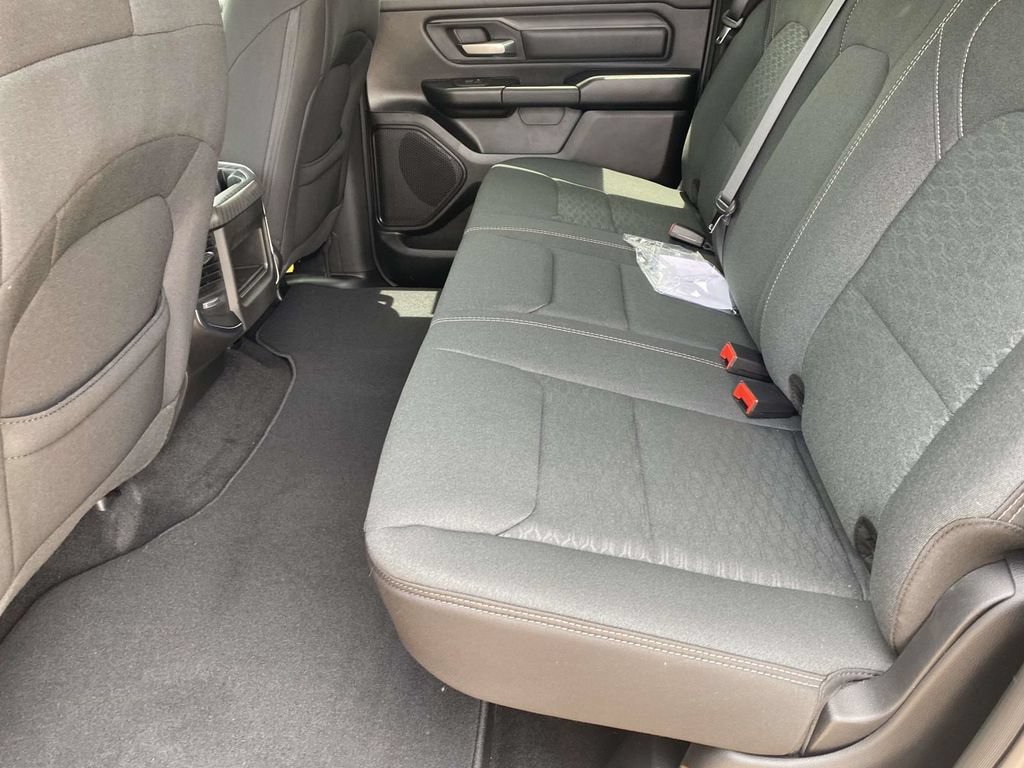 New 2026 RAM 1500 Express AWD/4WD image 39