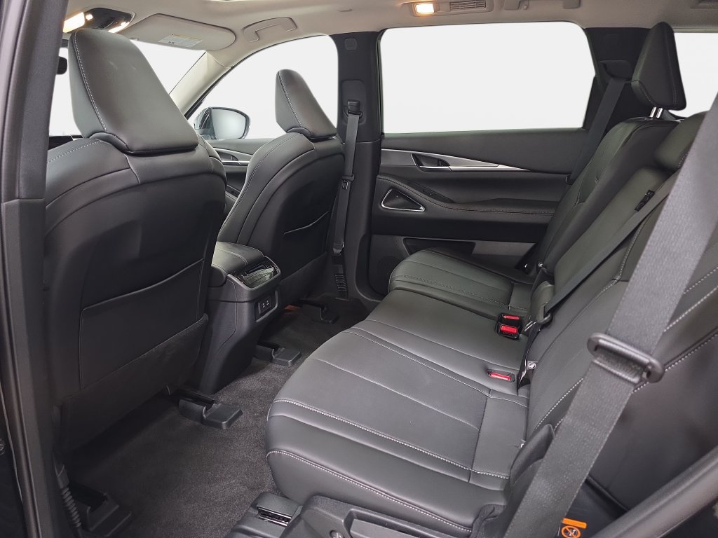 Certified 2027 INFINITI QX60 Luxe w/ Family Package AWD/4WD image 10