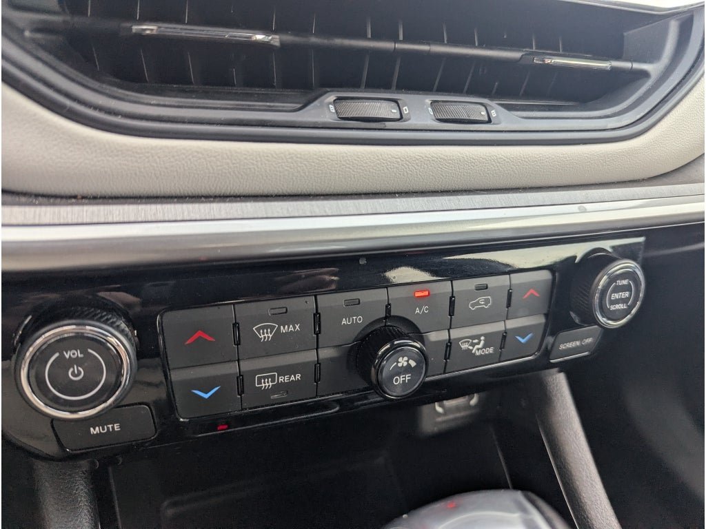 Used 2025 Jeep Compass Limited AWD/4WD image 19