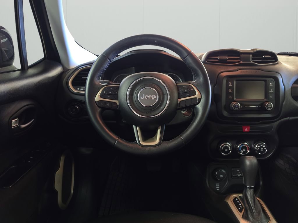 Used 2017 Jeep Renegade Latitude AWD/4WD image 17