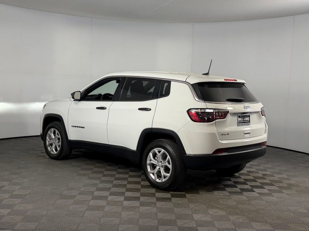Used 2024 Jeep Compass Sport AWD/4WD image 8
