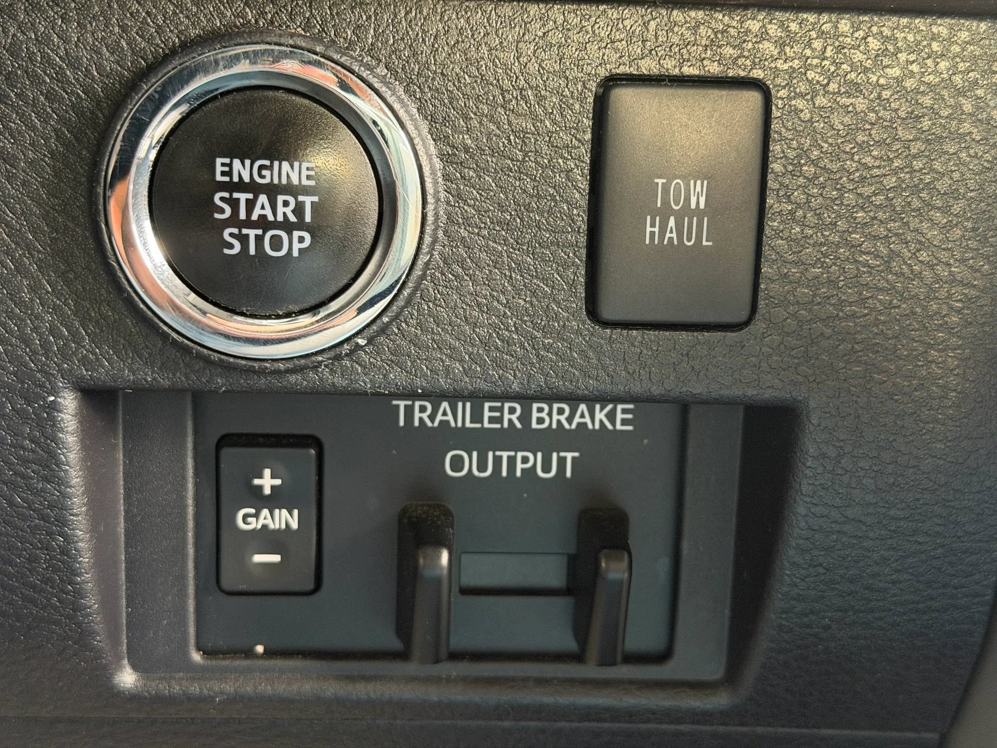 Used 2021 Toyota Tundra Limited w/ Limited Premium Package AWD/4WD image 23