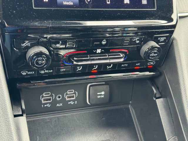 Used 2024 Jeep Grand Cherokee L Laredo image 19