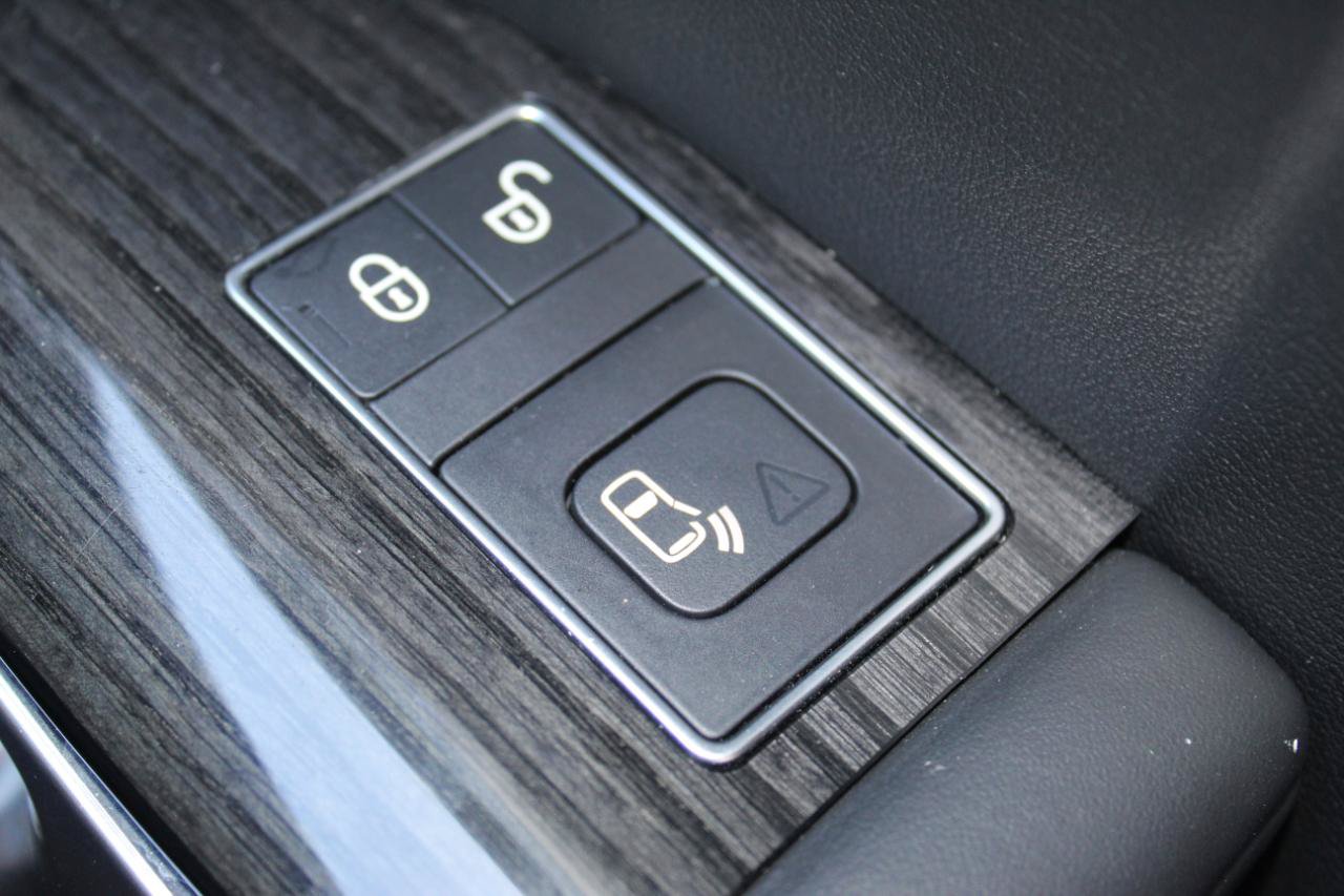 Used 2019 Land Rover Range Rover Sport HSE AWD/4WD image 22
