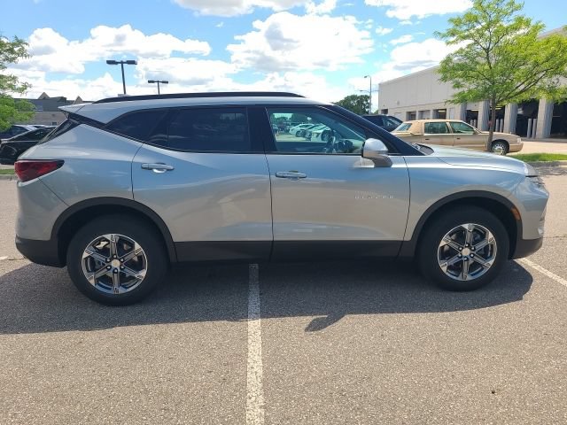 Used 2024 Chevrolet Blazer LT w/ Convenience Package FWD image 8