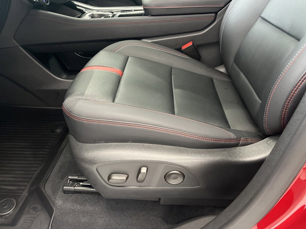Used 2024 Chevrolet Traverse RS w/ LPO, Floor Liner Package image 15