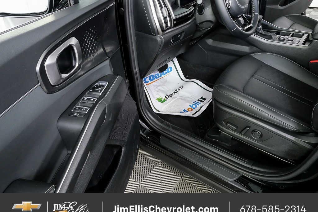 Used 2025 Kia Sorento S FWD image 7