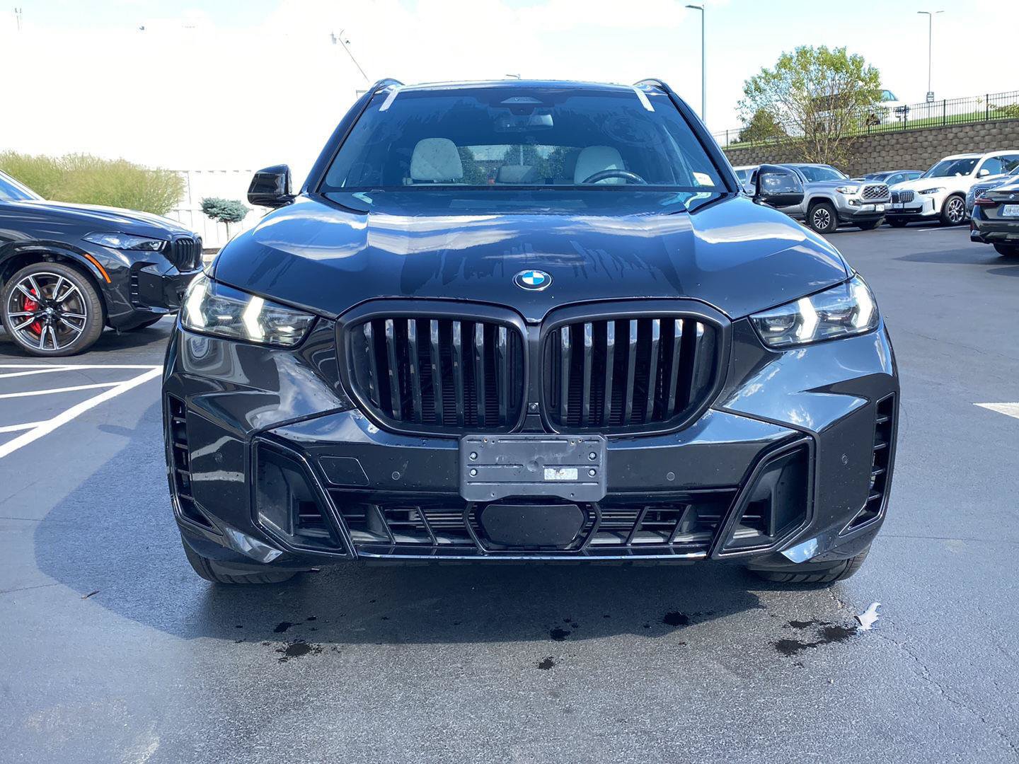 Used 2024 BMW X5 xDrive40i w/ M Sport Package AWD/4WD image 8