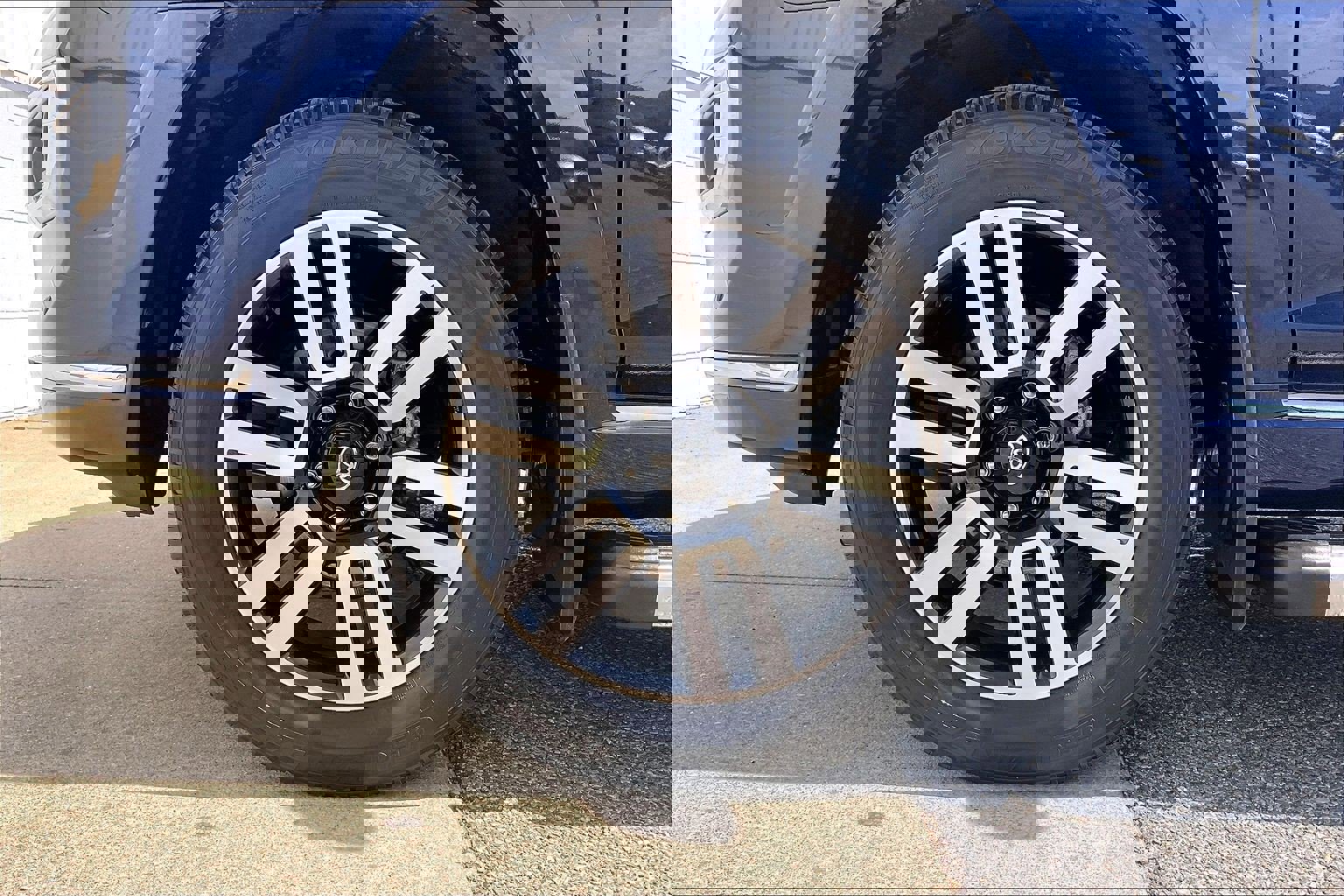 Used 2023 Toyota 4Runner Limited image 11