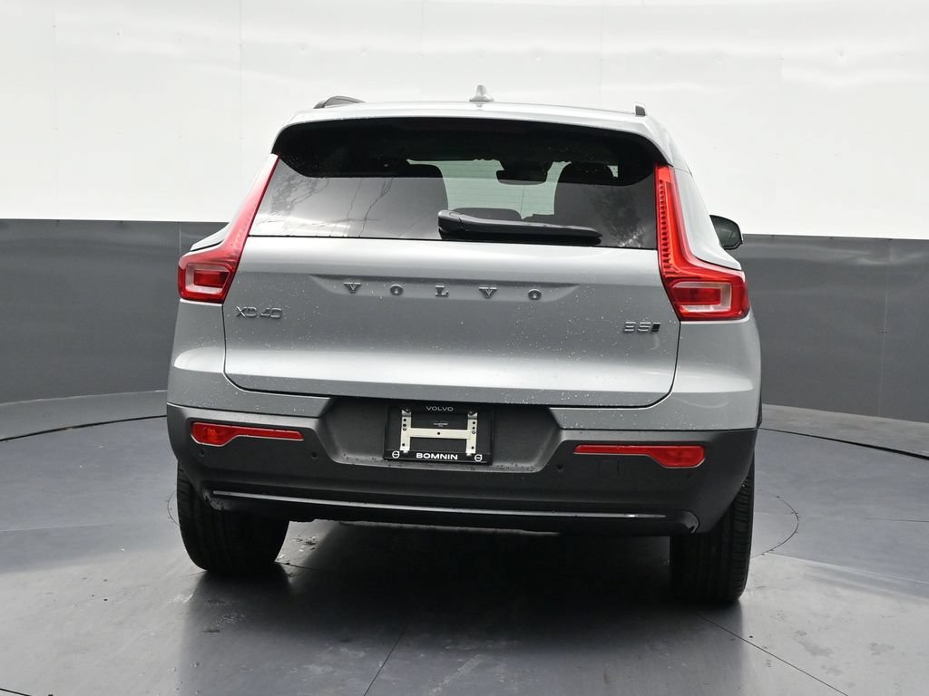 New 2026 Volvo XC40 B5 Plus w/ Protection Package Premier AWD/4WD image 4