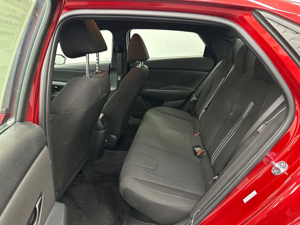 Used 2025 Hyundai Elantra SEL FWD image 19