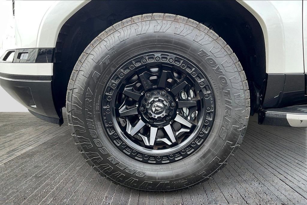 Used 2025 Lexus GX 550 w/ Cold Area Package image 34