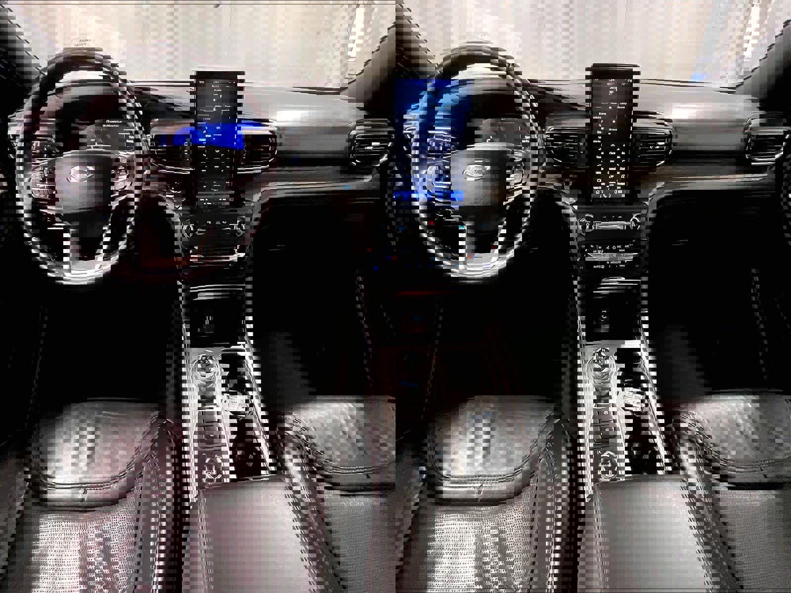 Used 2020 Ford Explorer Platinum w/ Premium Technology Package image 21