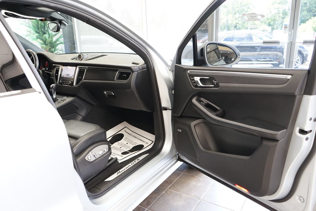 Used 2018 Porsche Macan GTS w/ Premium Package Plus AWD/4WD image 48