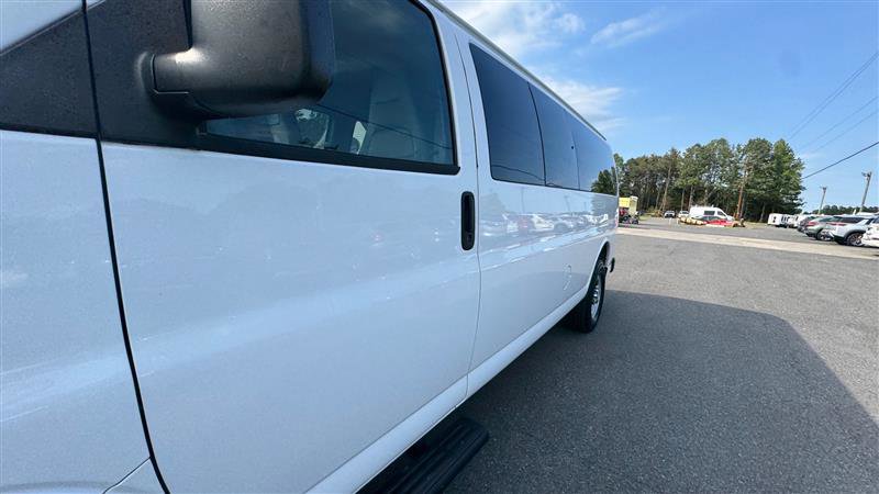 Used 2017 Chevrolet Express 3500 LS RWD image 14