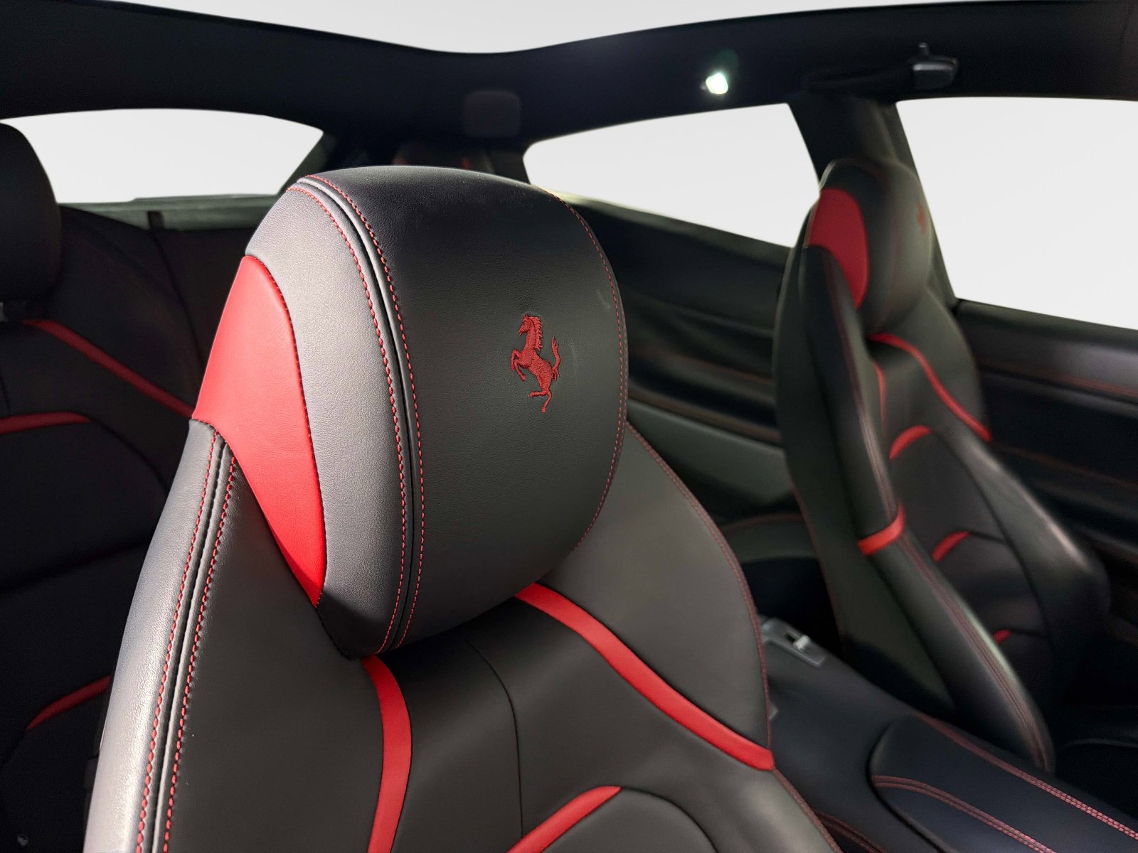 Used 2018 Ferrari GTC4Lusso T RWD image 27