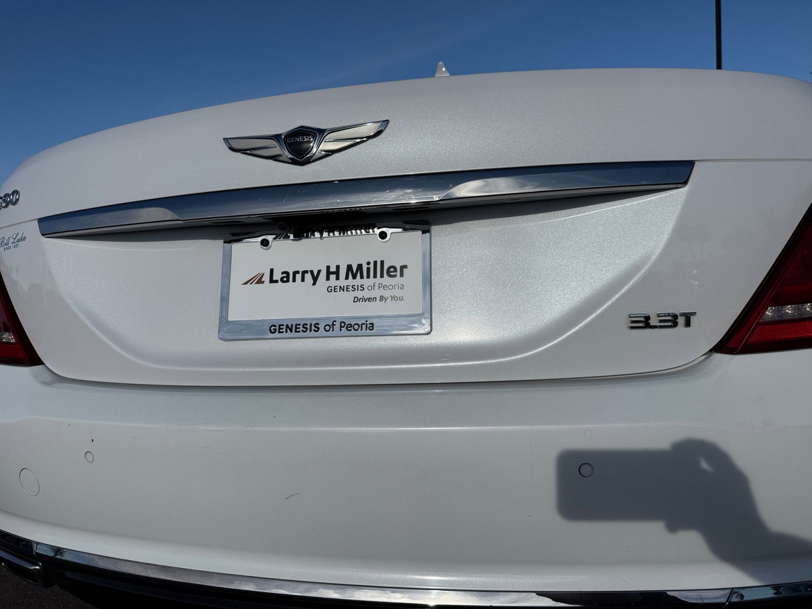 Used 2017 Genesis G90 3.3T Premium image 24