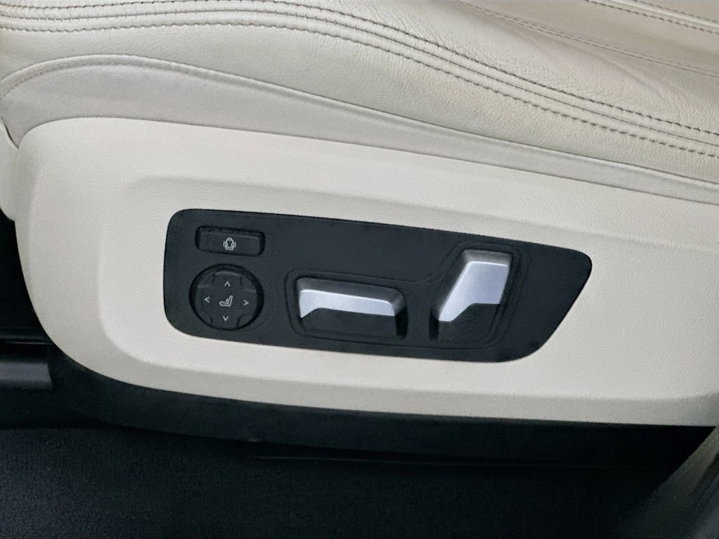 Used 2021 BMW X5 xDrive40i w/ M Sport Package image 22